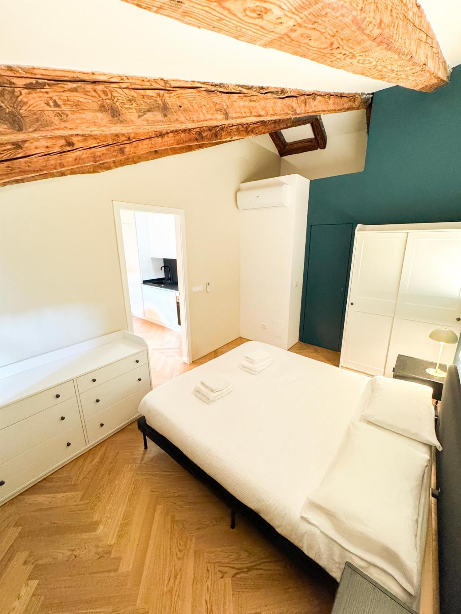 Trieste Boulevard Apartments Luaran gambar