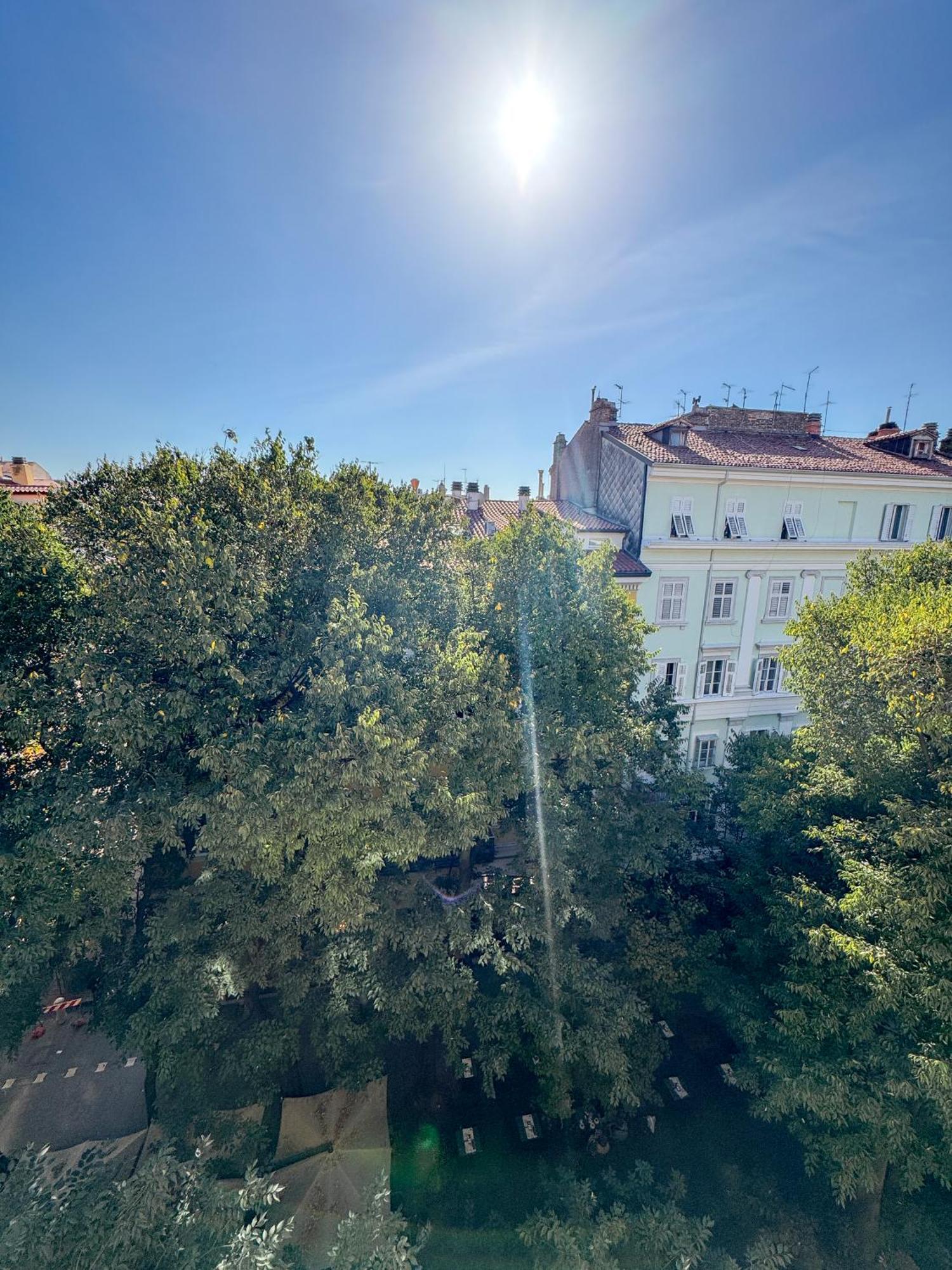Trieste Boulevard Apartments Luaran gambar