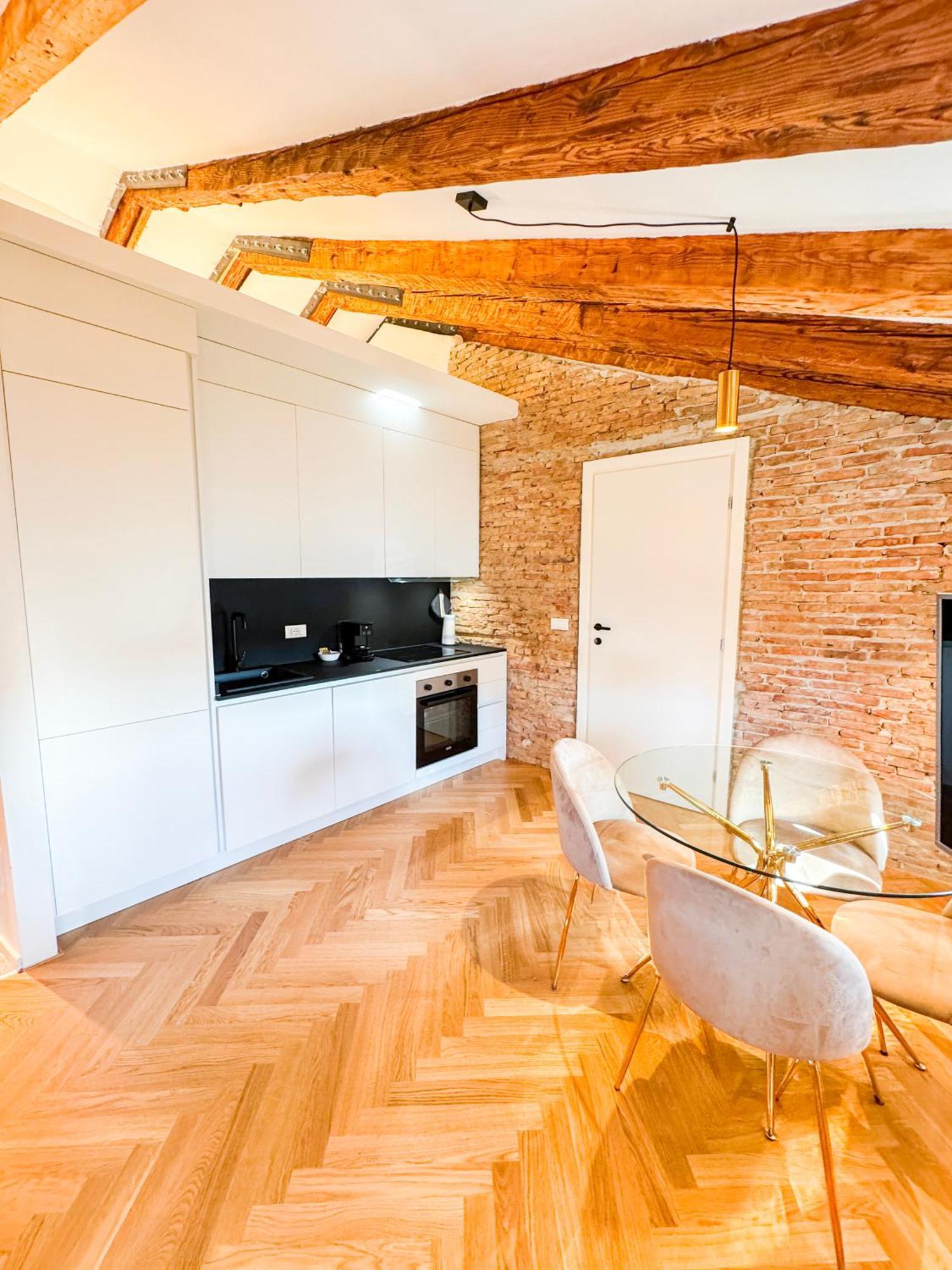 Trieste Boulevard Apartments Luaran gambar